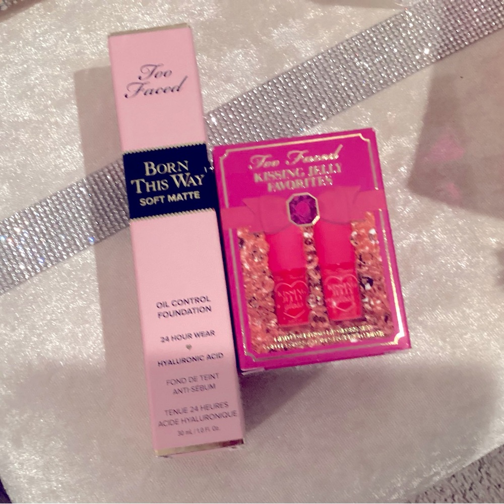 Too face makeup and lip bundle